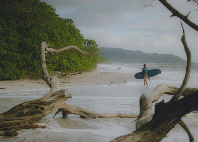 Surfing Kostaryka – gdzie surfować i jak zaplanować wyjazd?